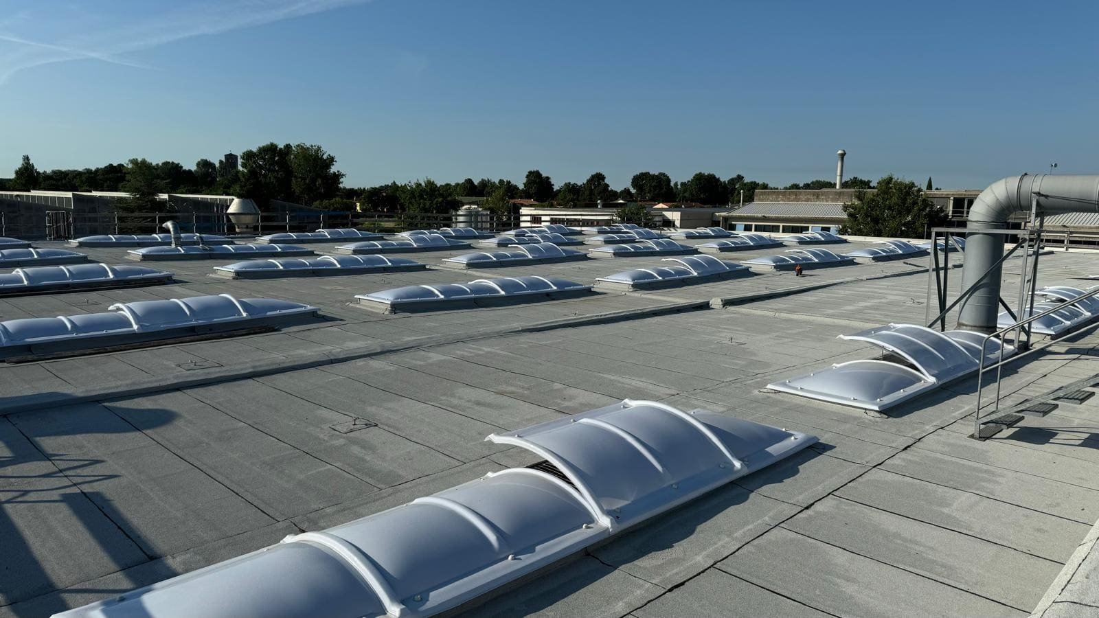 Lucernario con vetrocamera per isolamento termico su edificio riscaldato